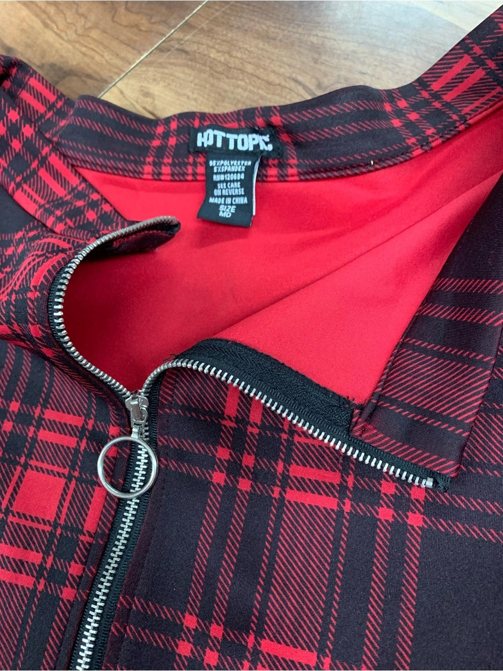 Hot Topic Skater Skirt Womens Medium Black Red Plaid Punk Goth Preppy Front Zip - Picture 8 of 13